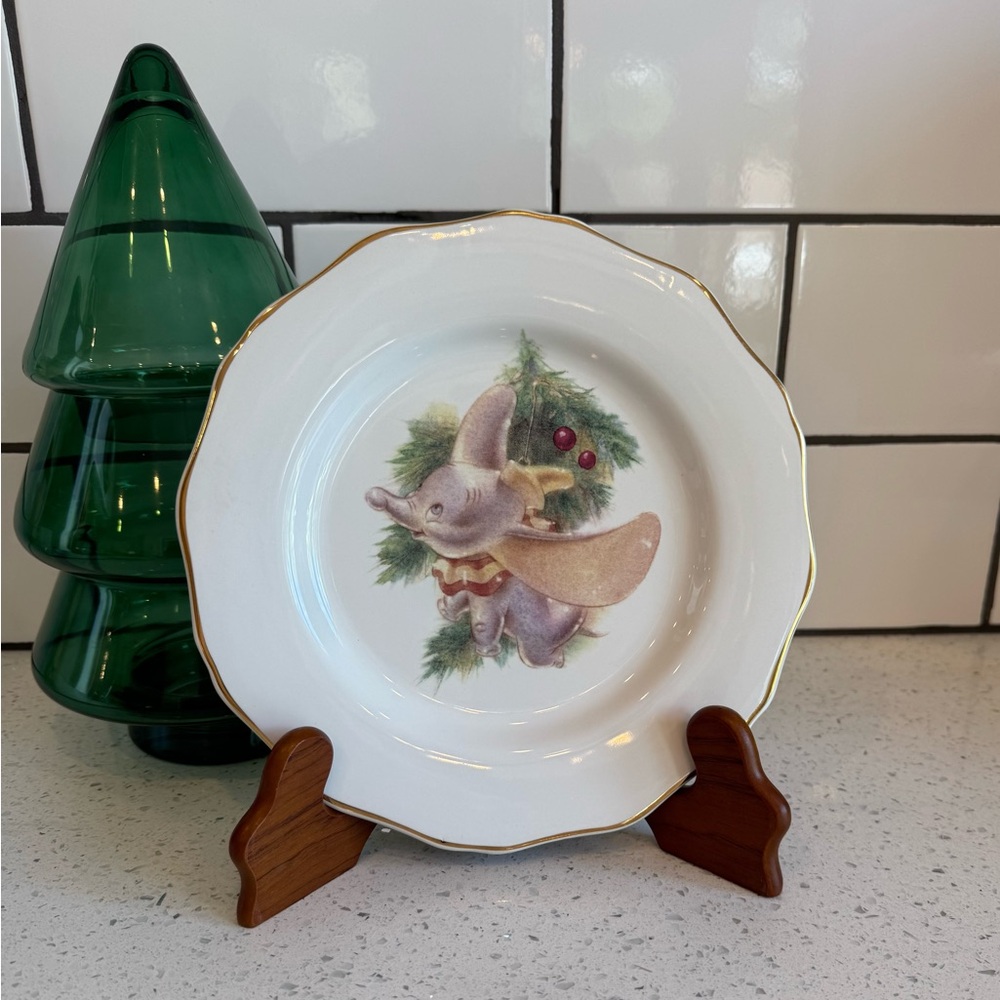 Vintage Disney Dumbo 9” Holiday Plate
